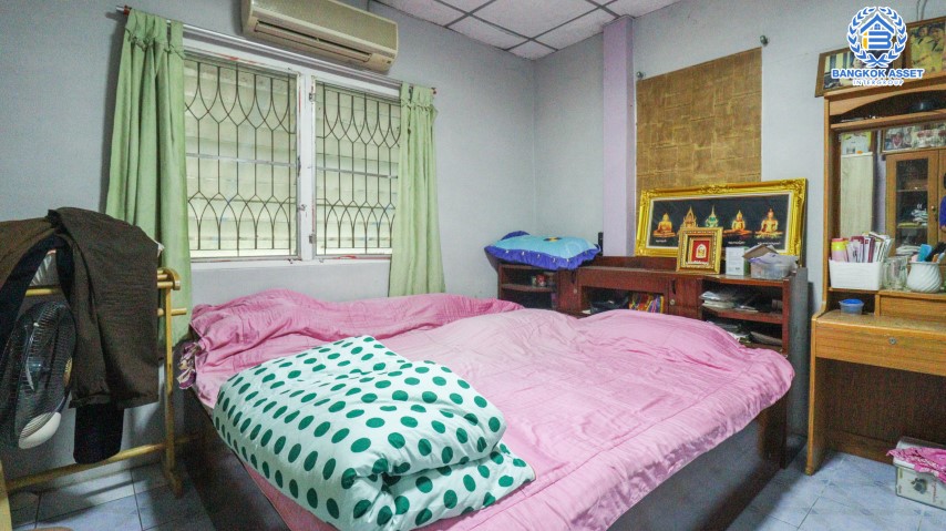 *****บ้านเดี่ยวมือสองย่านนนทบุรี ม.ซอยคุ้มบัวทอง บางกรวย-ไทรน้อย เนื้อที่กว้างขวางมากถึง 75 ตร.ว. ฟังก์ชัน 2 ห้องนอน 1 ห้องน้ำ 2 ที่จอดรถ บ้านชั้นเดี่ยว มีโกดัง บนทำเลเยี่ยม เดินทางสะดวก เชื่อมต่อถ.บางกรวย-ไทรน้อย, ถ.รัตนาธิเบศร์, ถ.กาญจนาฯ สนใจจองเลย!